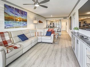 7532 Bayshore Dr APT 202, Treasure Island, FL 33706