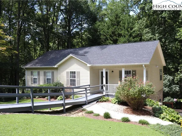 2832 Laurel Lane, Lenoir, NC 28645