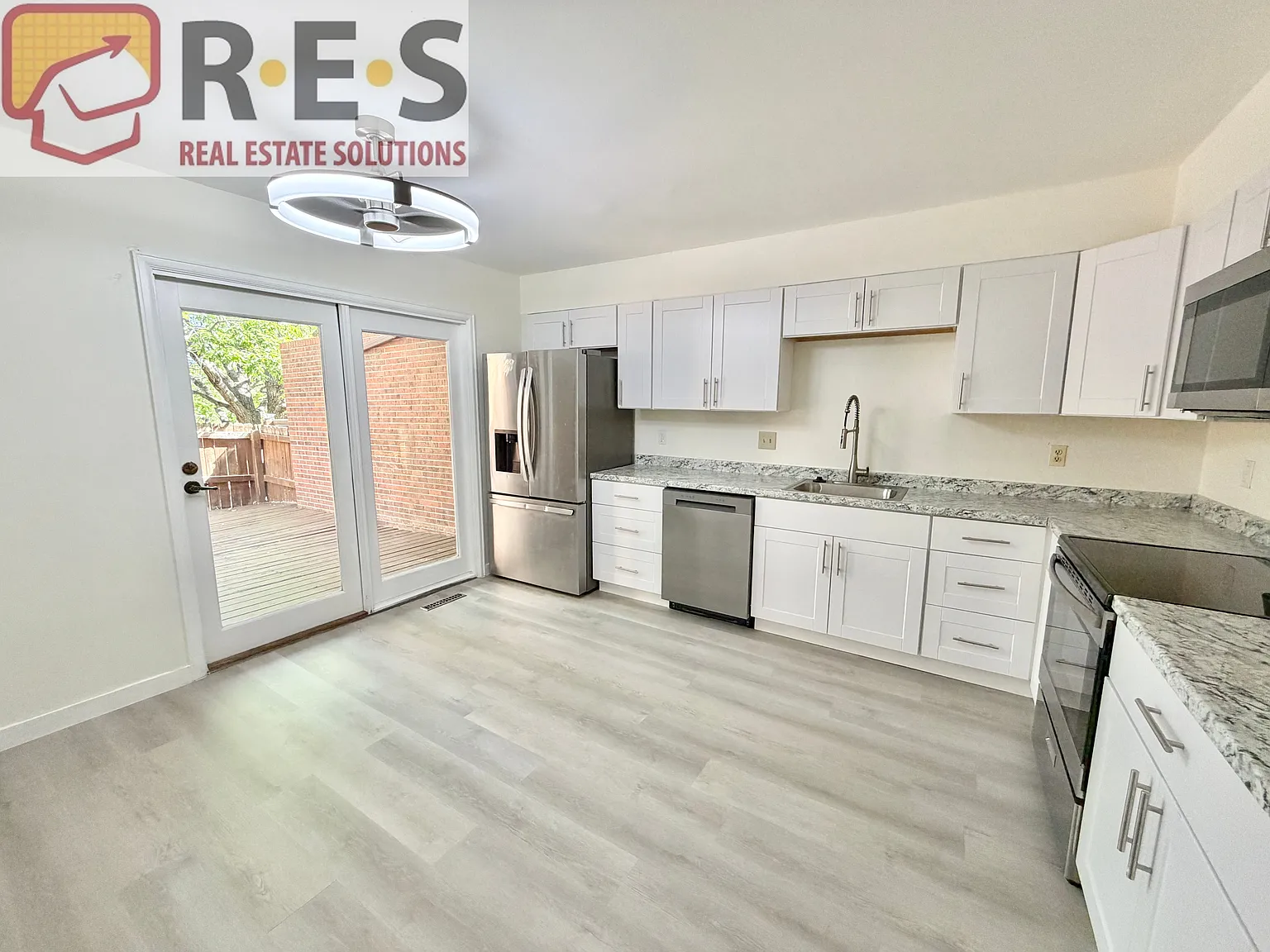 4 bed, 1713 sqft, $2,668 — Photo 3