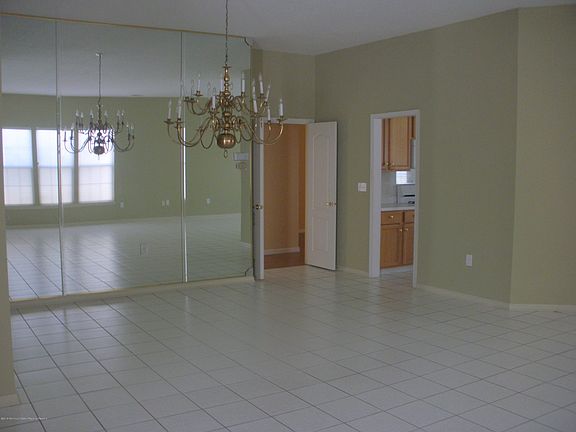 4th image of 29 Greensprings Dr