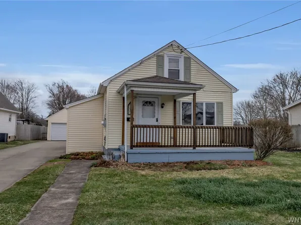 1 Akron St, Lockport, NY 14094