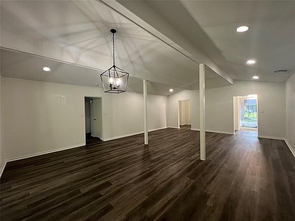 5th image of 1112 Ensenada Dr