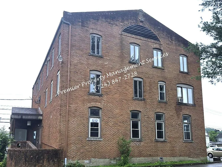 518 W Cunningham St #1 — Photo 3
