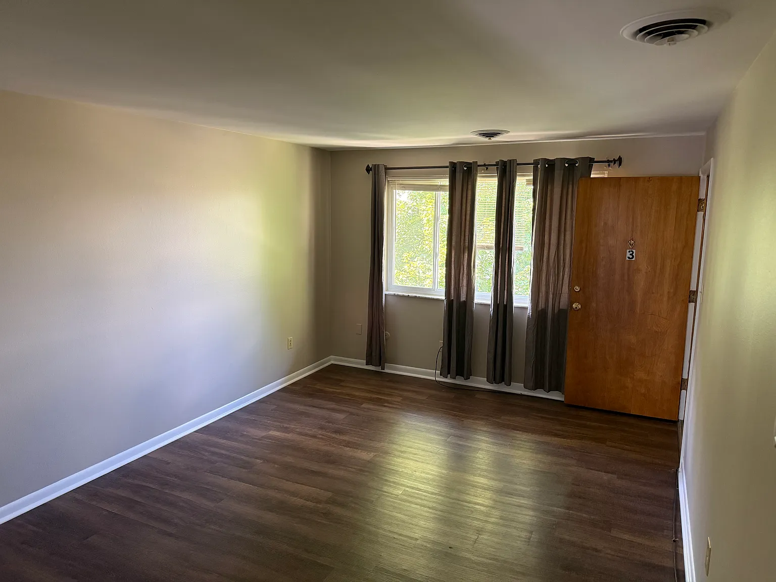2 bed, 900 sqft, $1,000 — Photo 2