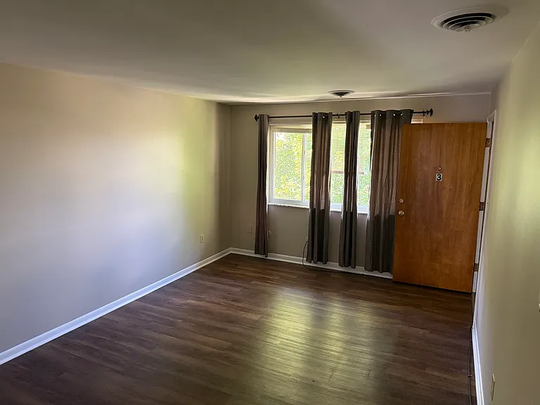 212 Tionda Dr S #3 — Photo 2