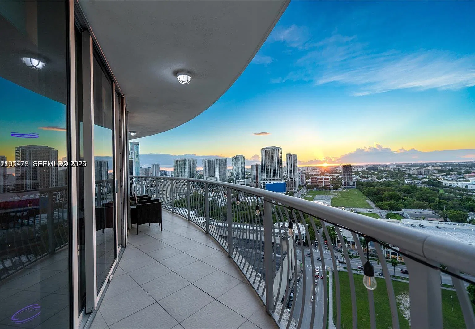 Opera Tower Condo — Photo 1