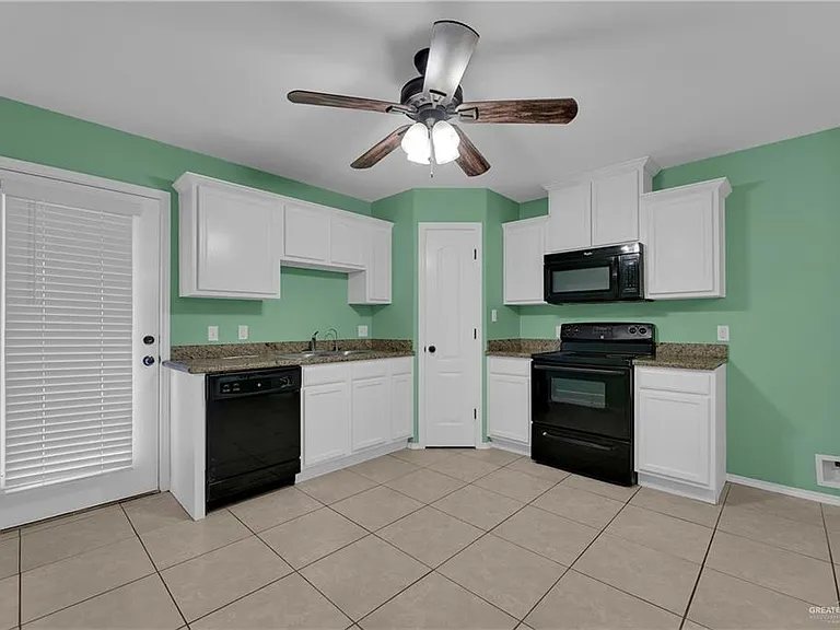 3619 Prestwick St — Photo 5