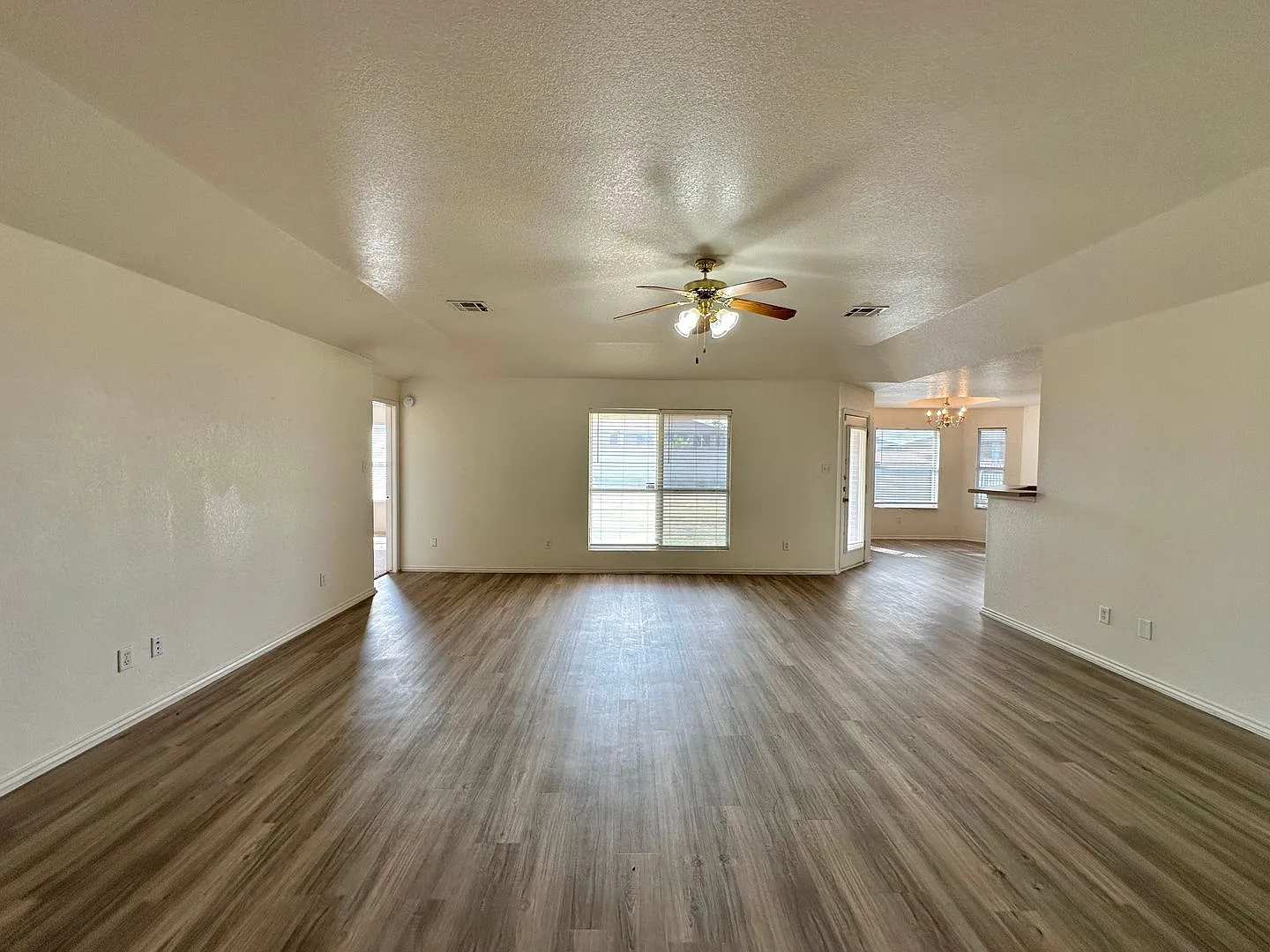 1/2 Off 1st Months Rent! Viewable Now! Pets Accepted! — Photo 2