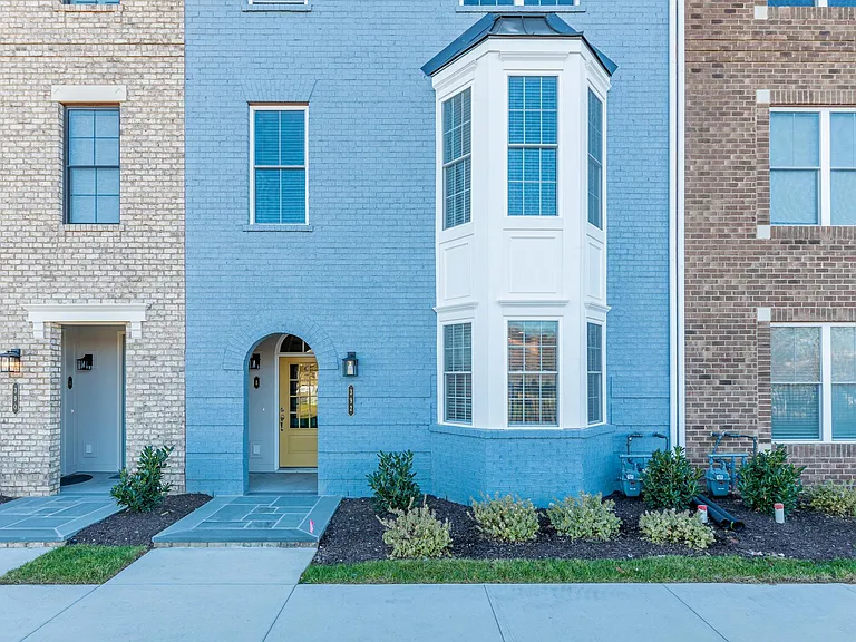 392 Armitage Walk #A — Photo 2