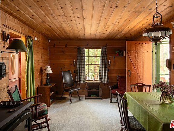 3rd image of 629 Lodge Ln