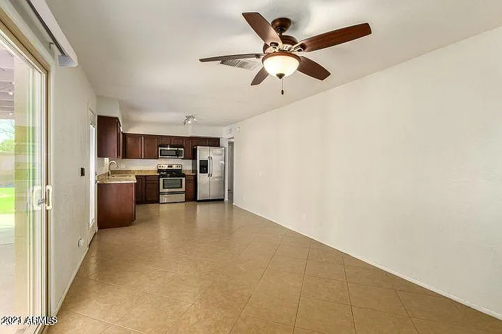 1518 W 5th Pl — Photo 4