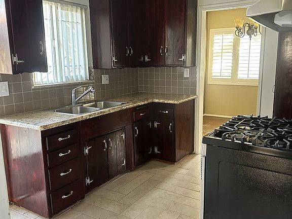 5th image of 11339 Valley Spring Ln #11345
