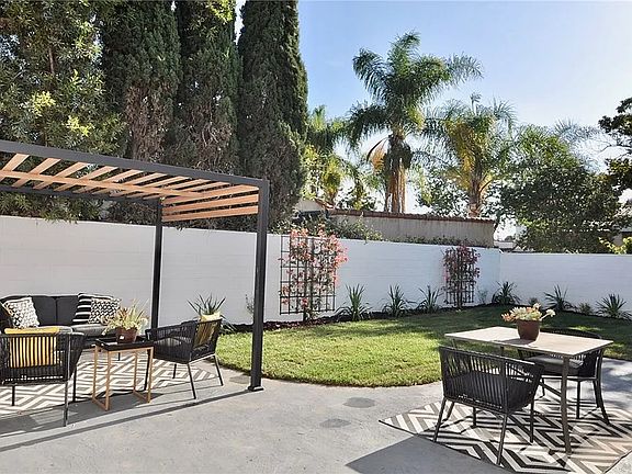 *landscaping has changed since this photo. furniture not included**