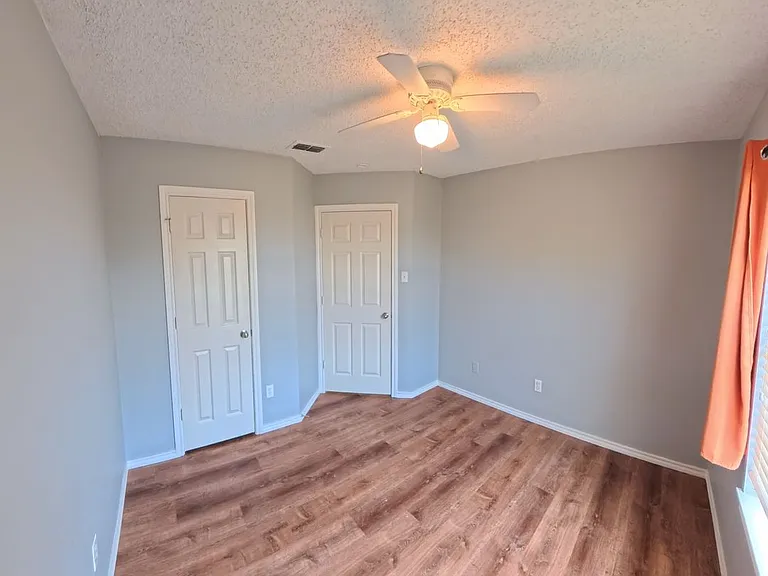 1209 Montclair Dr — Photo 16