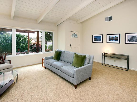 5th image of 467 Monterey Dr