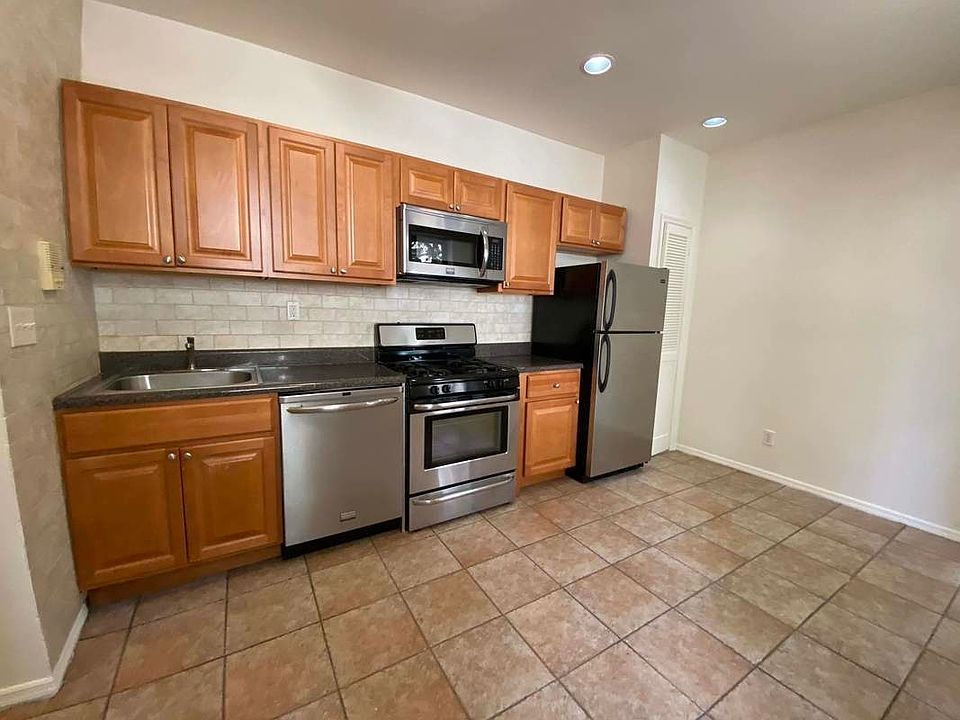 1st image of 324 W 43rd St APT 2A