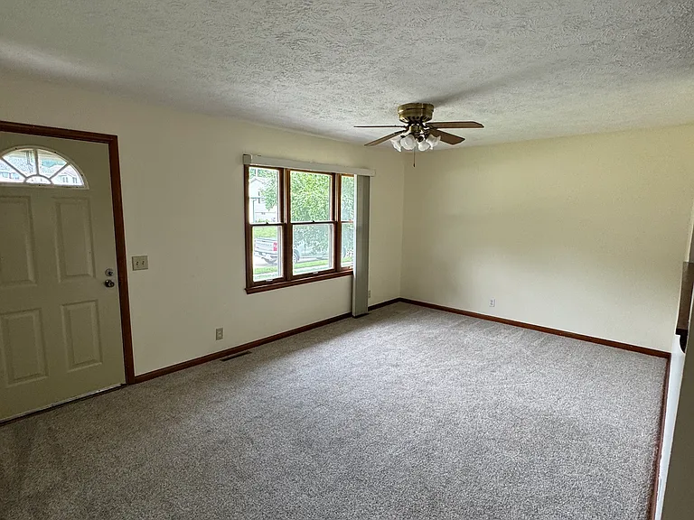 307 Steven Cir — Photo 7