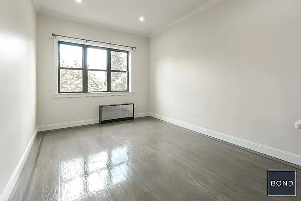 Rented by Bond New York | media 26