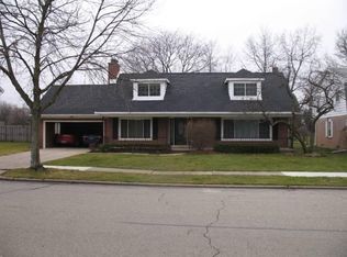 2054 Chaucer Dr, Ann Arbor, MI 48103