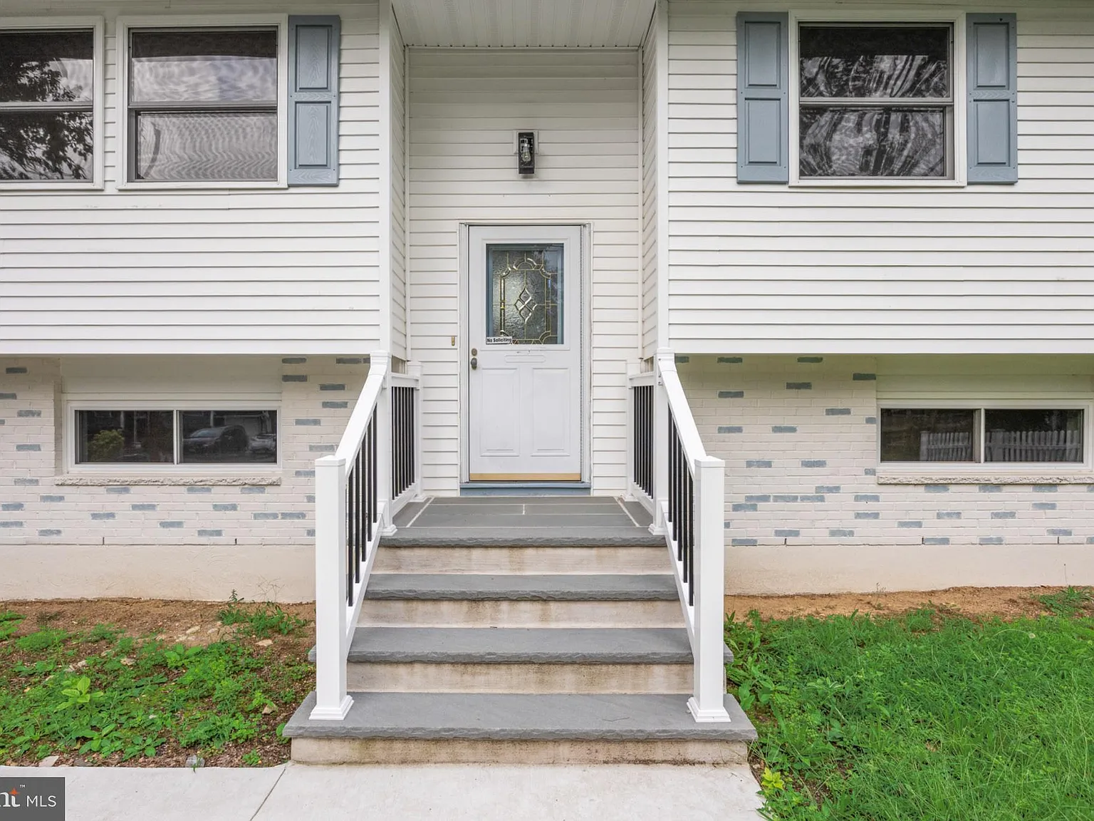 4 bed, 1.5 bath, 1432 sqft, $2,900 — Photo 3
