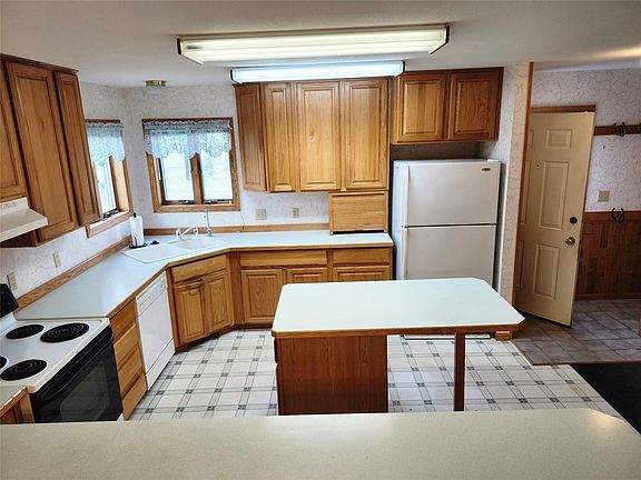 3rd image of 72 Embry Ln