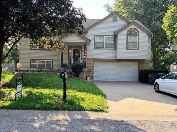 528 NW 41st St, Blue Springs, MO 64015