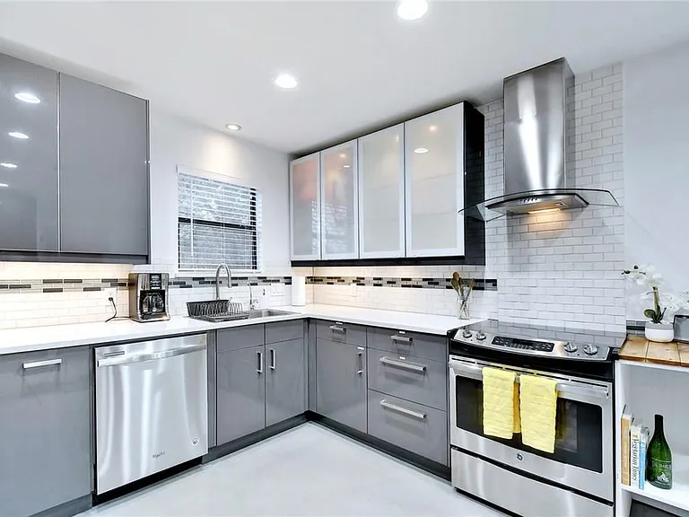 18410 Lake Terrace Dr — Photo 15