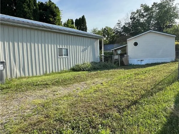 106 Silliman St, Dresden, OH 43821