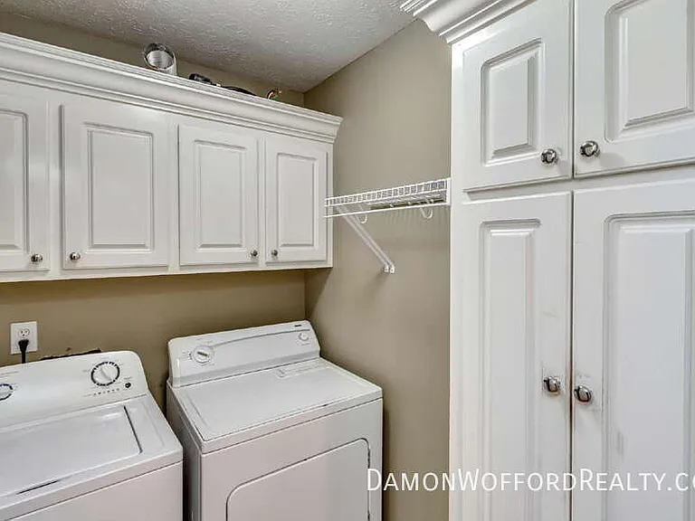 124 Raintree Rd — Photo 29