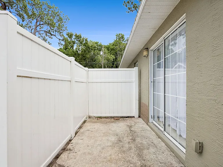 1105 N Rockingham Ave — Photo 15