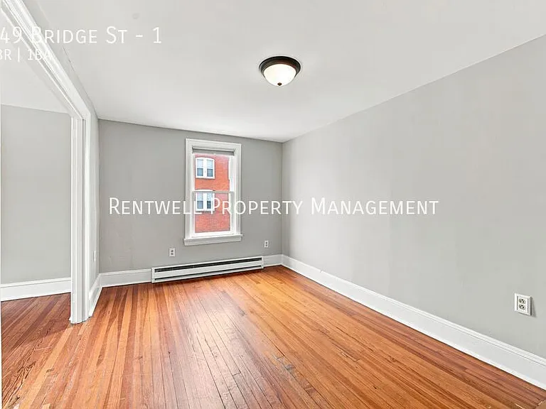 249 Bridge St #1 — Photo 5