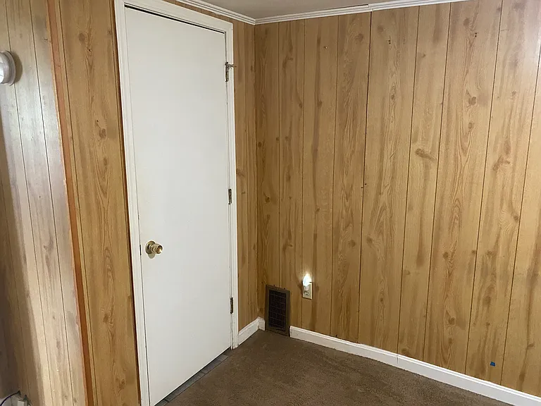 415 Bond St — Photo 2