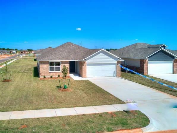 920 S Bear Ln, Mustang, OK 73064