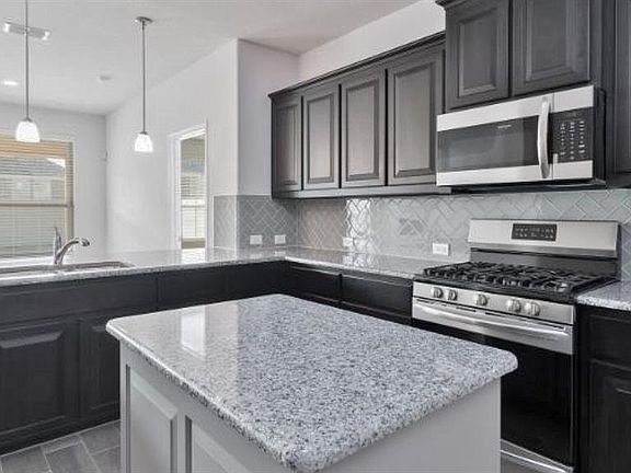 Home images & Floor Plans are for illustration purposes only & may vary from actual home