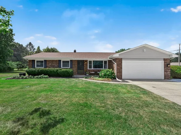 22177 Bee Ct, South Bend, IN 46628