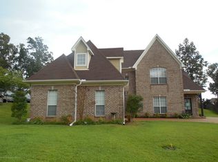 3429 Westwind Dr, Nesbit, MS 38651