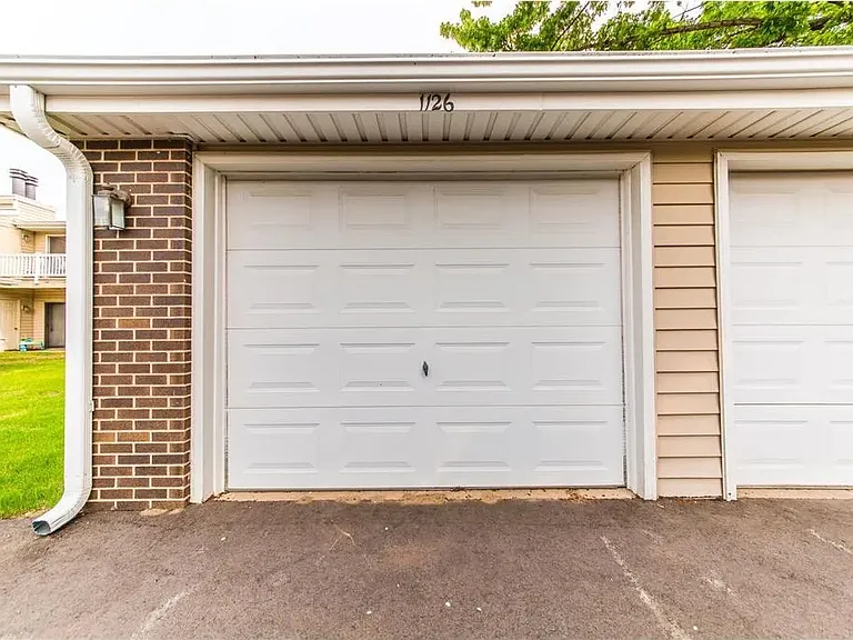 Detached Garage