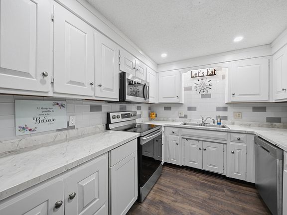 4th image of 307 Amherst St #2