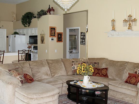 5th image of 15215 Arbor Hollow Dr