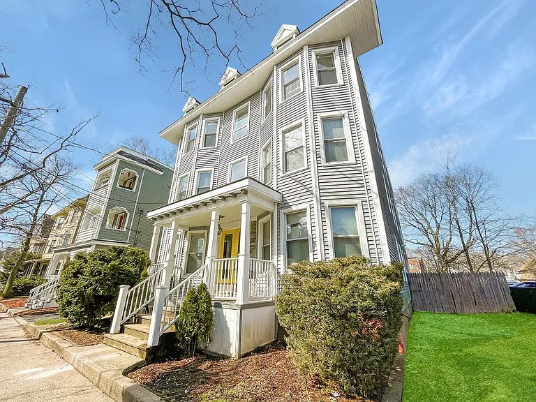 258 Nicoll St #3R — Photo 13