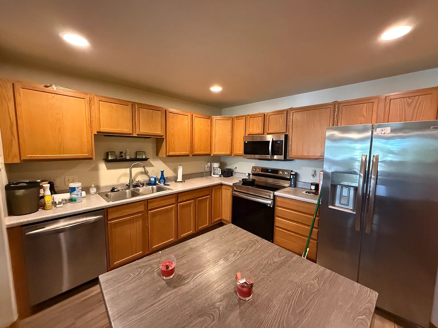 3 bed, 1100 sqft, $2,100 — Photo 4