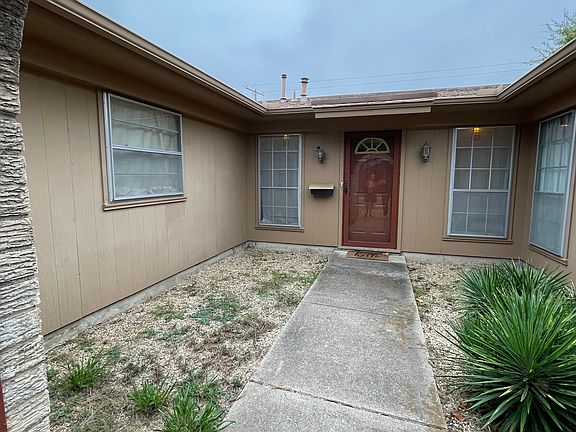 3rd image of 4725 Ivanhoe Dr