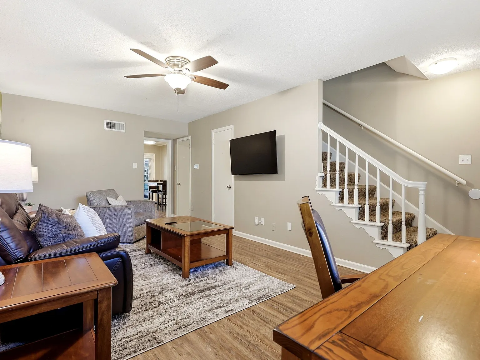 2 bed, 1.5 bath, 1100 sqft, $1,550 — Photo 4