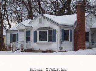 528 Woodland St, Windsor Locks, CT 06096