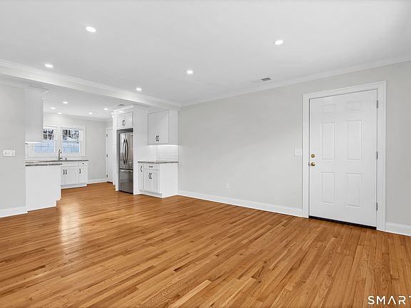 5th image of 122 North St #1