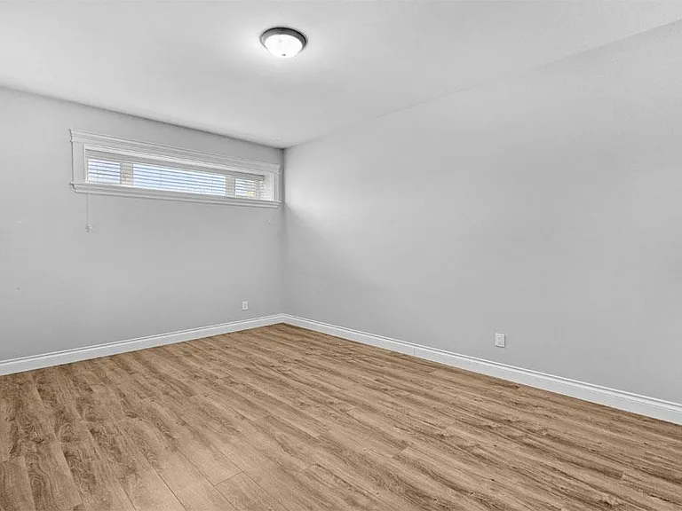 2765 E 54th Ave — Photo 9