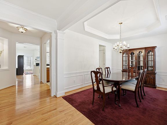 4th image of 7712 Cloudview Ln