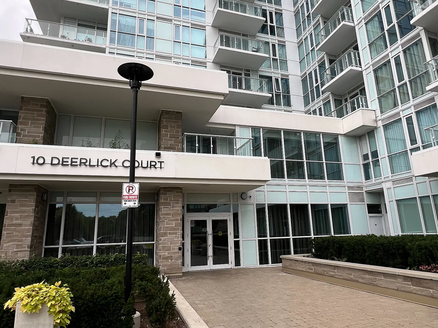 2 bed, $2,450 — Photo 2