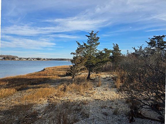 3rd image of 22 Peninsula Dr
