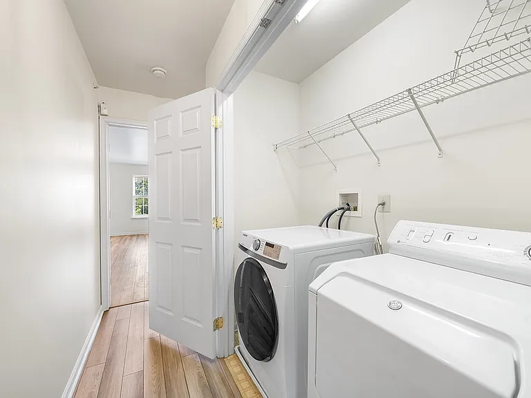 447 Fort Hill Cir — Photo 10